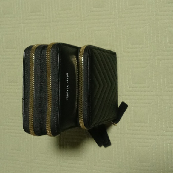 Crossbody cell phone purse - Picture 1 of 4